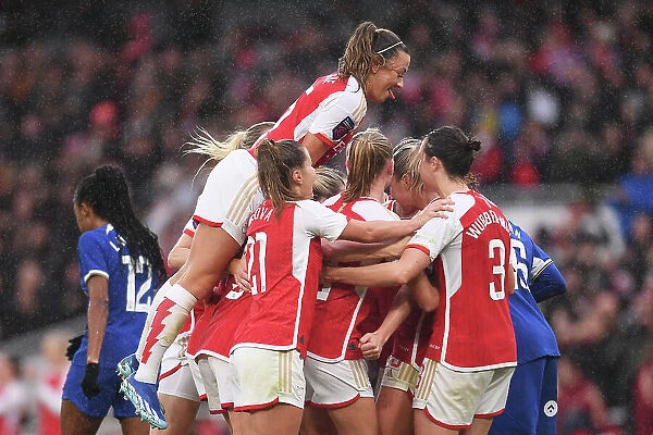 Alessia Russo Scores Fourth Goal: Arsenal Women Defeat Chelsea Women 4-3 at Emirates Stadium