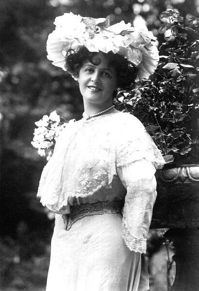 Marie Studholme (1875-1930), English actress, 1900s. Artist: J Beagles & Co